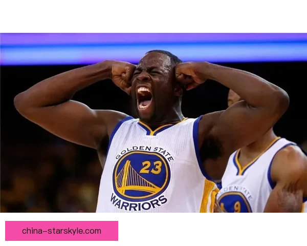 勇士大胜灰熊 8人得分上双展现团队实力